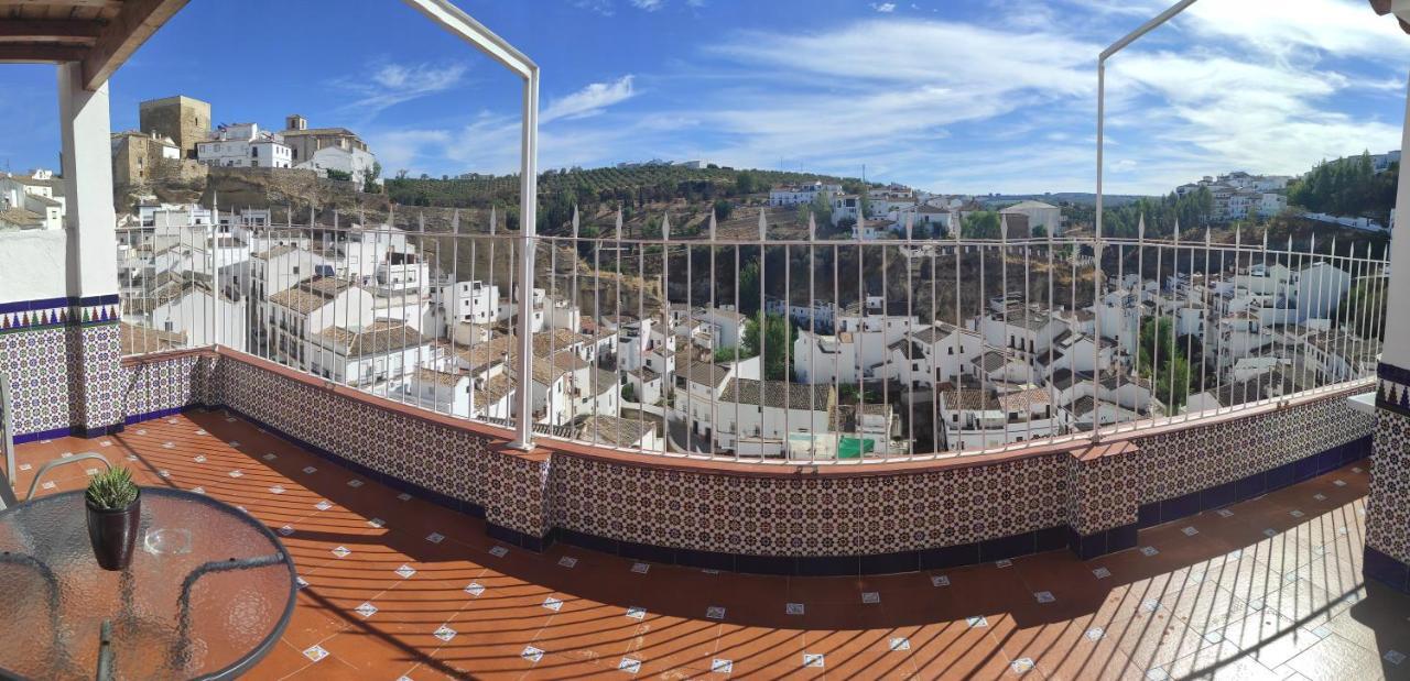Casa De Las Lanzas Setenil De Las Bodegas Bilik gambar