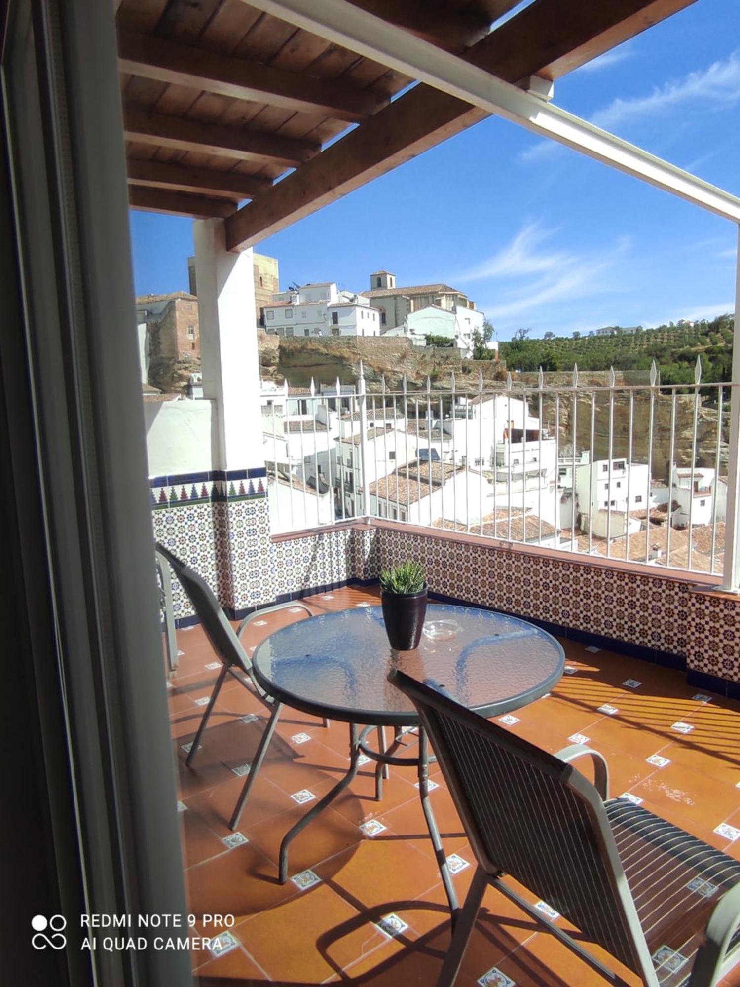 Casa De Las Lanzas Setenil De Las Bodegas Bilik gambar