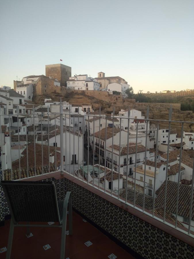 Casa De Las Lanzas Setenil De Las Bodegas Luaran gambar